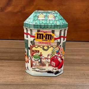 M&M'S Vintage-brand new-still sealed 1999 tin-Santa’s Workshop.